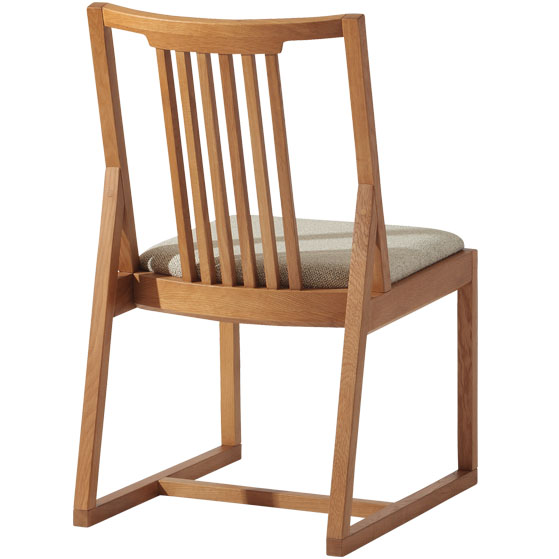 HINOTO CHAIR